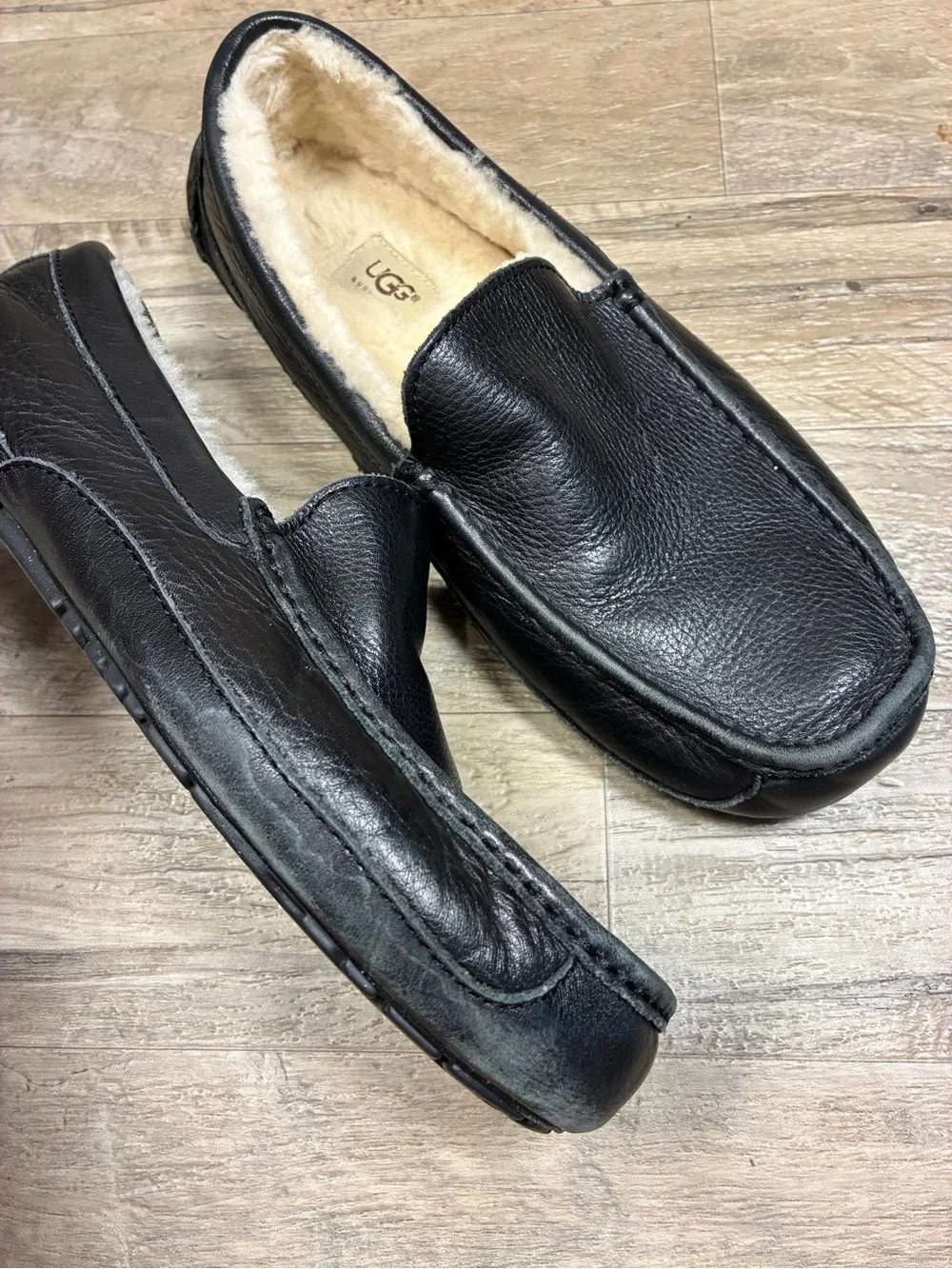 UGG Mens Ascot Full Grain Leather Sheepskin Slippers Loafers Shoes